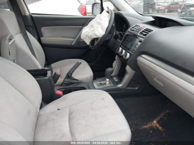 JF2SJAGC2JH492935 Subaru Forester 2.5i Premium