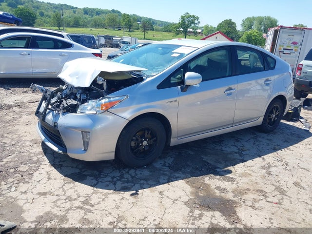 Toyota Prius Two 2015 JTDKN3DU3F0483890 Image 2