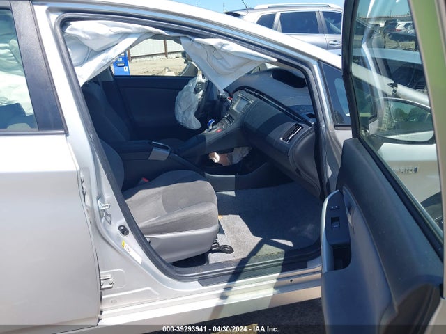 Toyota Prius Two 2015 JTDKN3DU3F0483890 Image 5