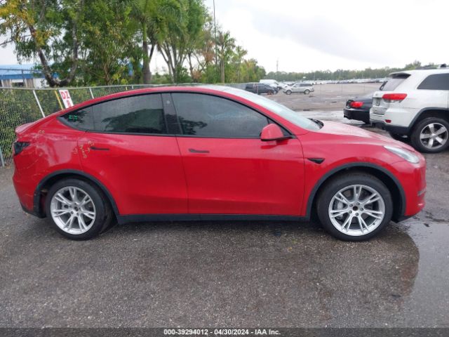 5YJYGDED4MF107674 Tesla Model Y Standard Range Rear-wheel Drive