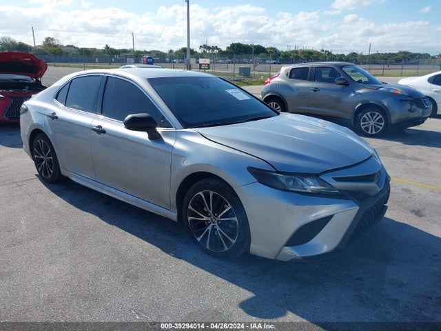 Toyota CAMRY SE 2018 4T1B11HK3JU155813 zdjęcie główne