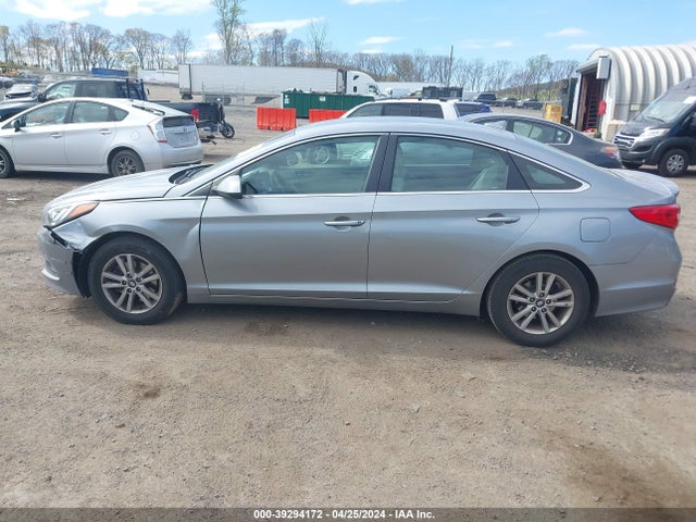 Hyundai SONATA SE 2015 5NPE24AF9FH191858 Image 14
