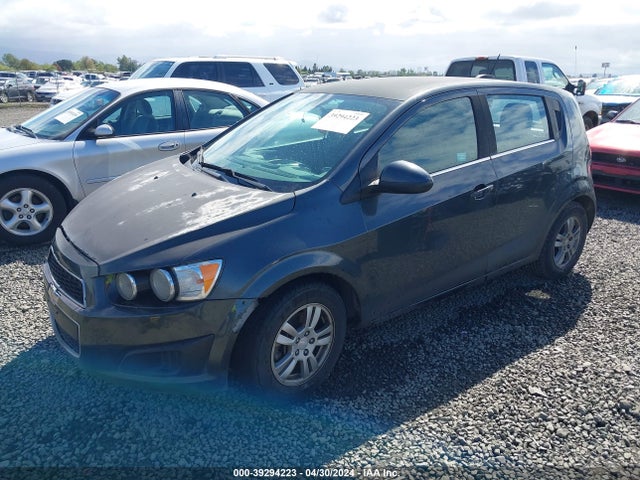 Chevrolet Sonic Lt Auto 2015 1G1JC6SGXF4195561 Image 2