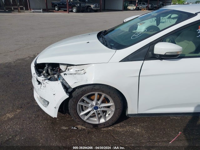 Ford FOCUS SE 2017 1FADP3F24HL309204 Image 6