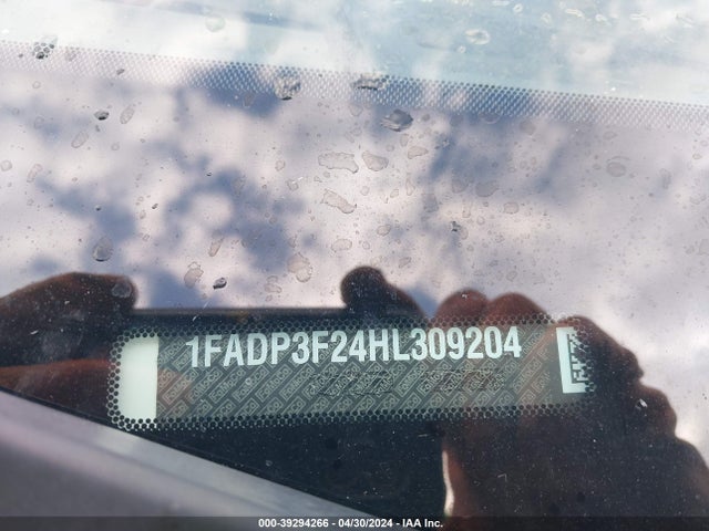 Ford FOCUS SE 2017 1FADP3F24HL309204 Image 9