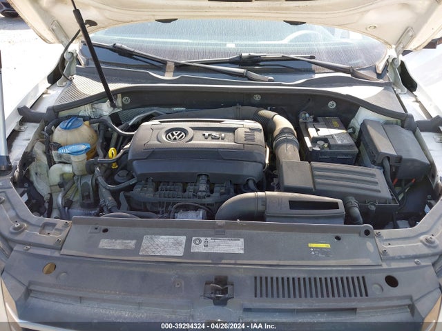 1VWAT7A36EC103388 Volkswagen Passat 1.8t S