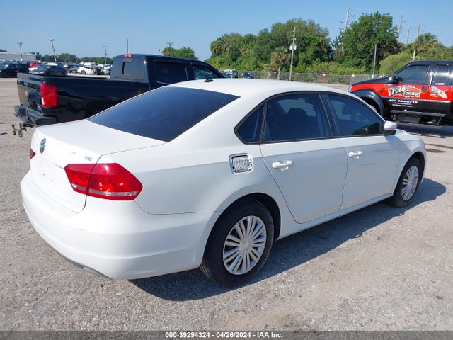 1VWAT7A36EC103388 Volkswagen Passat 1.8t S