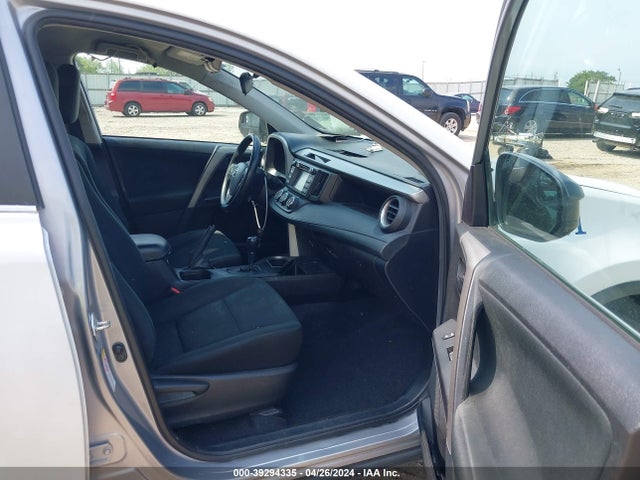 Toyota RAV4 LE 2018 2T3BFREV1JW738810 Image 5