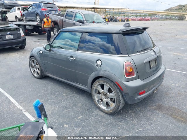 2009 MINI COOPER S WMWMF73589TT97773 Photo 2