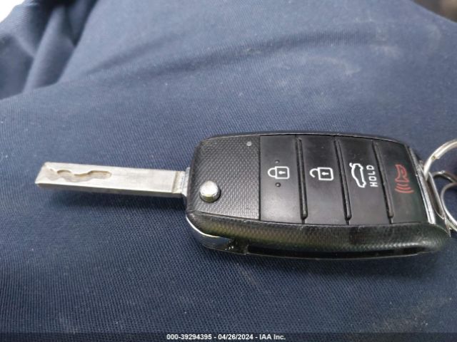 3KPA24AB1KE166141 KIA RIO S