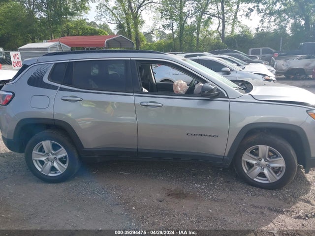 3C4NJDBBXNT230552 Jeep Compass Latitude 4x4