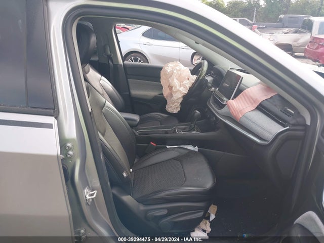 3C4NJDBBXNT230552 Jeep Compass Latitude 4x4