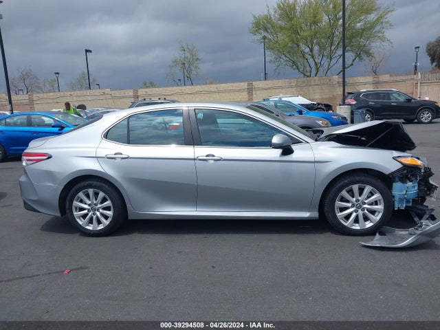 Toyota CAMRY LE 2018 4T1B11HK3JU108622 Image 13