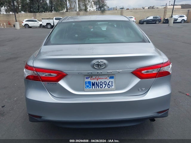 Toyota CAMRY LE 2018 4T1B11HK3JU108622 Image 16