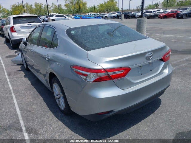 Toyota CAMRY LE 2018 4T1B11HK3JU108622 Image 3