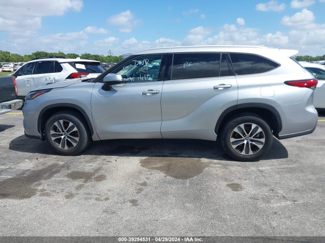 Toyota Highlander Xle 2022 5TDGZRAH8NS107699 Image 14