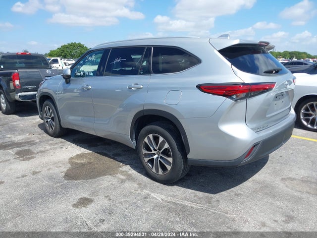Toyota Highlander Xle 2022 5TDGZRAH8NS107699 Image 3