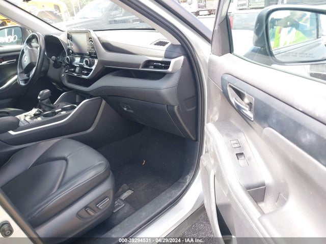 Toyota Highlander Xle 2022 5TDGZRAH8NS107699 Image 5