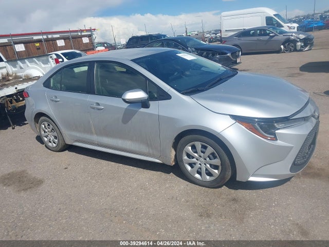 Toyota COROLLA LE 2022 JTDEPMAE4NJ224327 Image 1