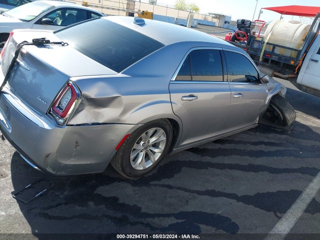 2C3CCAAG8FH930811 Chrysler 300 Limited