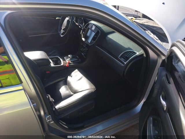 2C3CCAAG8FH930811 Chrysler 300 Limited