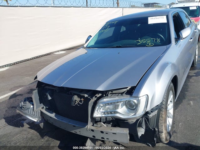 2C3CCAAG8FH930811 Chrysler 300 Limited