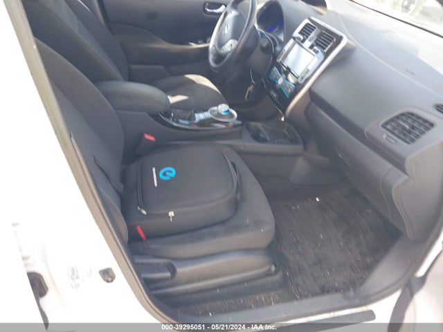 Nissan LEAF SV 2015 1N4AZ0CP4FC321393 Image 5