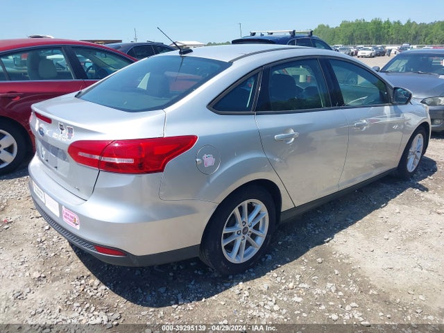 Ford FOCUS SE 2017 1FADP3F29HL211107 Image 4