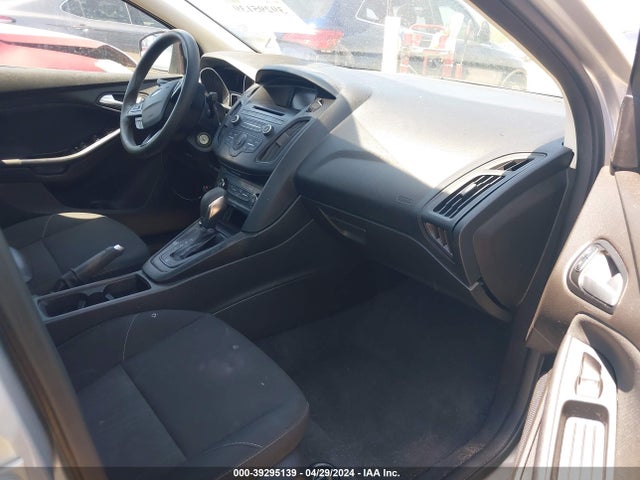 Ford FOCUS SE 2017 1FADP3F29HL211107 Image 5