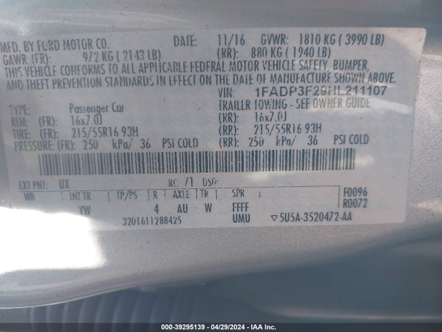 Ford FOCUS SE 2017 1FADP3F29HL211107 Image 9
