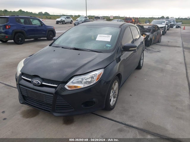 Ford FOCUS SE 2014 1FADP3K2XEL460971 Image 2