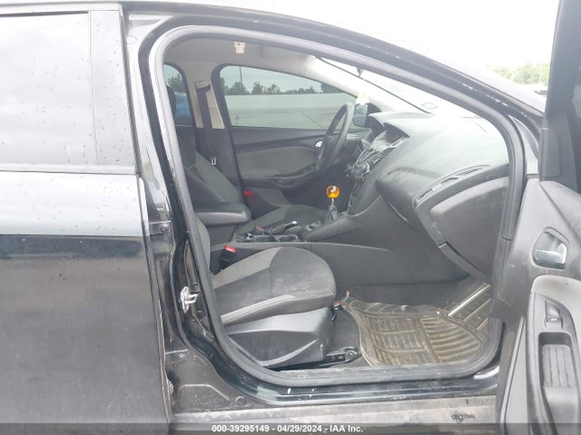 Ford FOCUS SE 2014 1FADP3K2XEL460971 Image 5