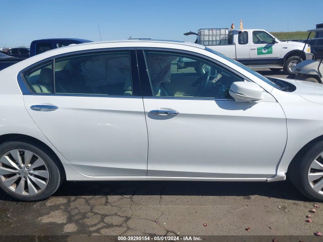 Honda Accord Touring 2015 1HGCR3F94FA028799 Image 13