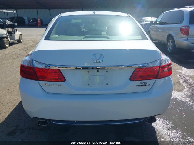 Honda Accord Touring 2015 1HGCR3F94FA028799 Image 16