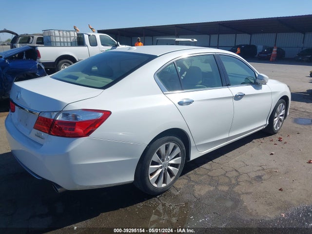 Honda Accord Touring 2015 1HGCR3F94FA028799 Image 4