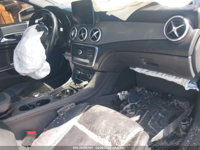 WDDSJ4GB2KN720996 Mercedes-Benz CLA 250 4MATIC
