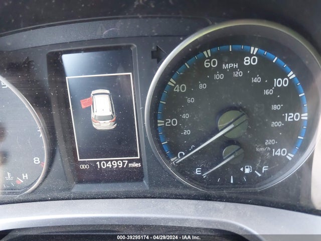 Toyota RAV4 LE 2017 JTMBFREV7HJ125129 Image 7