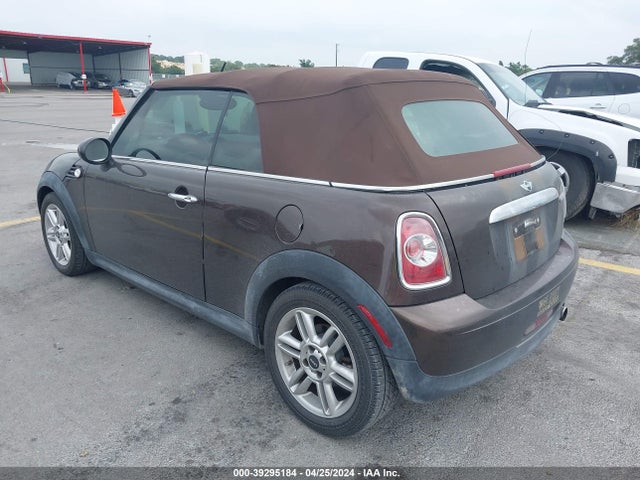 2011 MINI COOPER WMWZN3C57BTZ89396 Photo 2