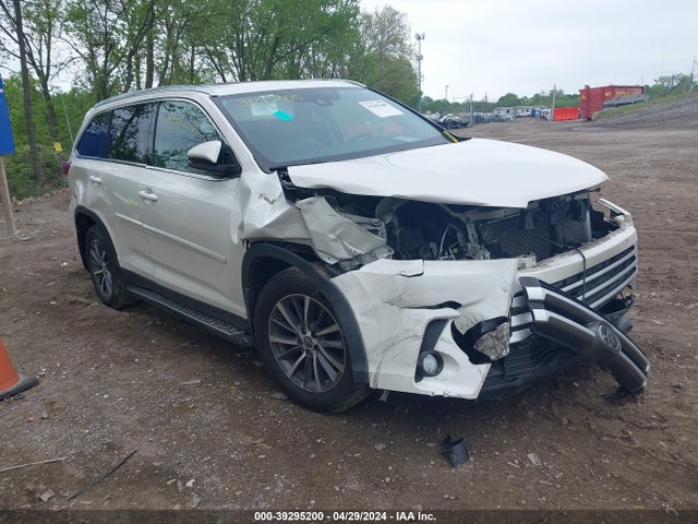 Toyota Highlander Xle 2019 5TDJZRFH2KS565295 Image 1