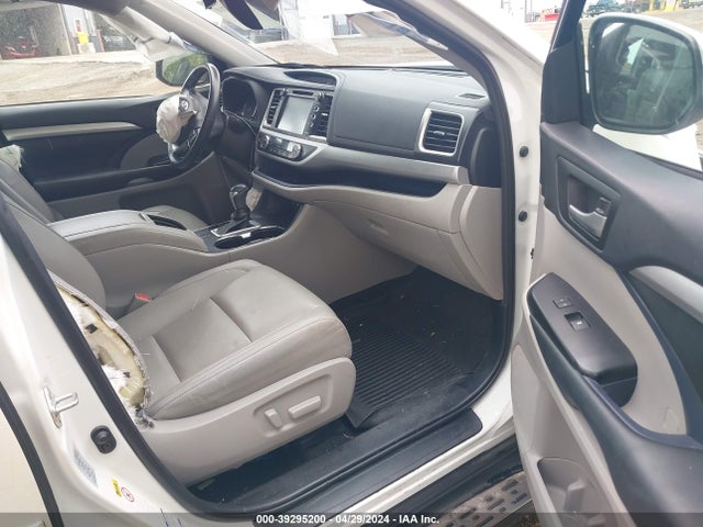 Toyota Highlander Xle 2019 5TDJZRFH2KS565295 Image 5