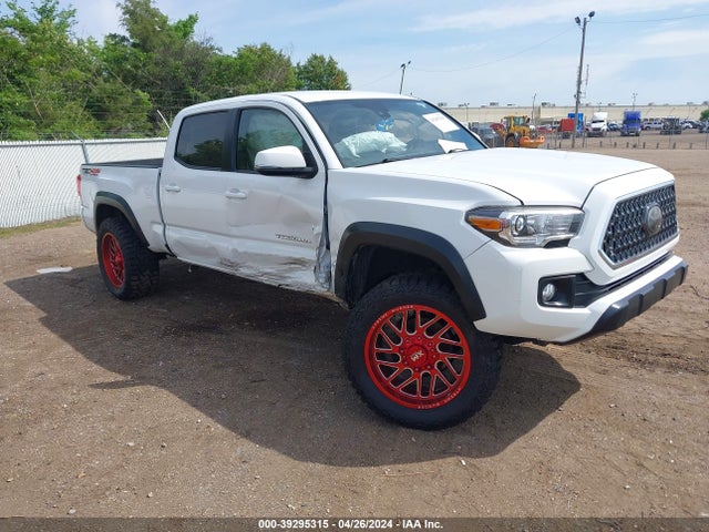 Toyota Tacoma Trd Off Road 2018 3TMDZ5BN7JM048526 zdjęcie główne