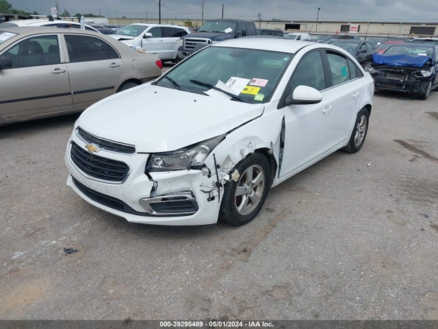 Chevrolet Cruze 1lt Auto 2015 1G1PC5SB7F7213215 Image 2