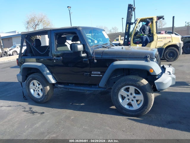 1C4AJWAGXGL304686 Jeep Wrangler Sport