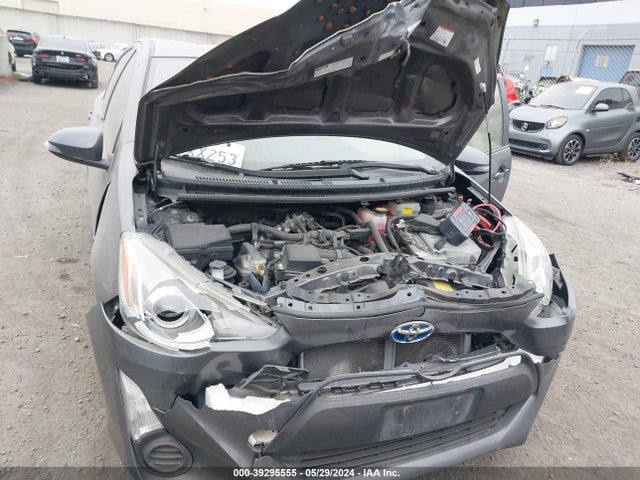 Toyota Prius C One 2015 JTDKDTB32F1579078 Image 6