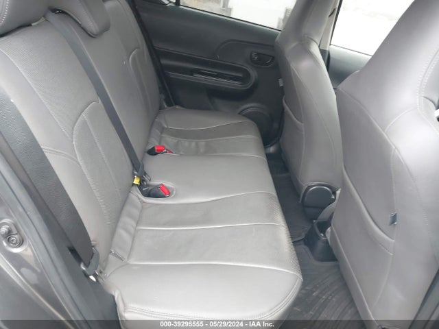 Toyota Prius C One 2015 JTDKDTB32F1579078 Image 8