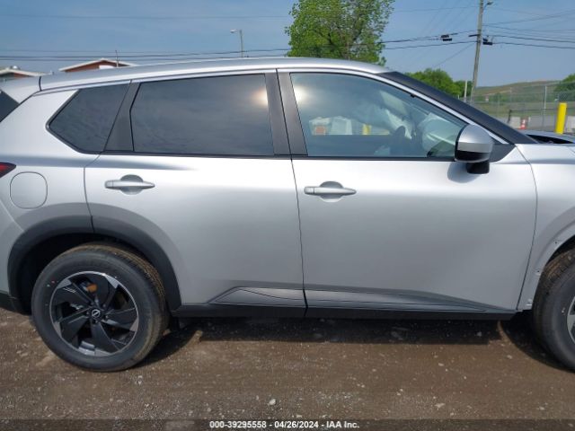 JN8BT3BB4RW422979 Nissan Rogue Sv Intelligent Awd