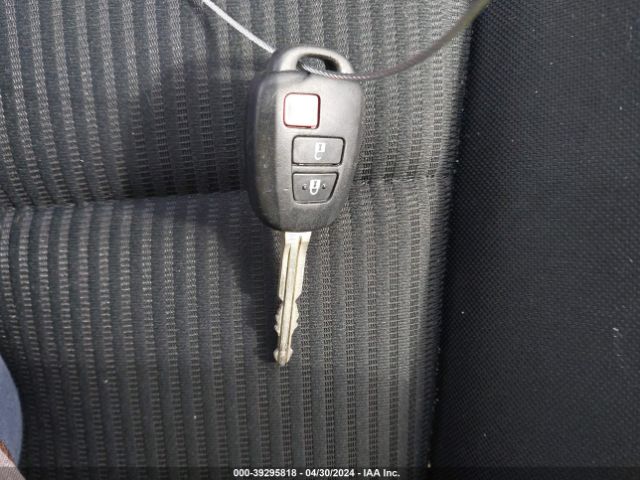 JTMZFREV0JJ742117 Toyota RAV4 LE
