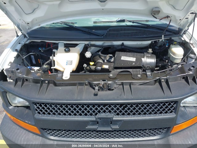 Chevrolet Express 2500 Work Van 2017 1GCWGAFF7H1308179 Image 10
