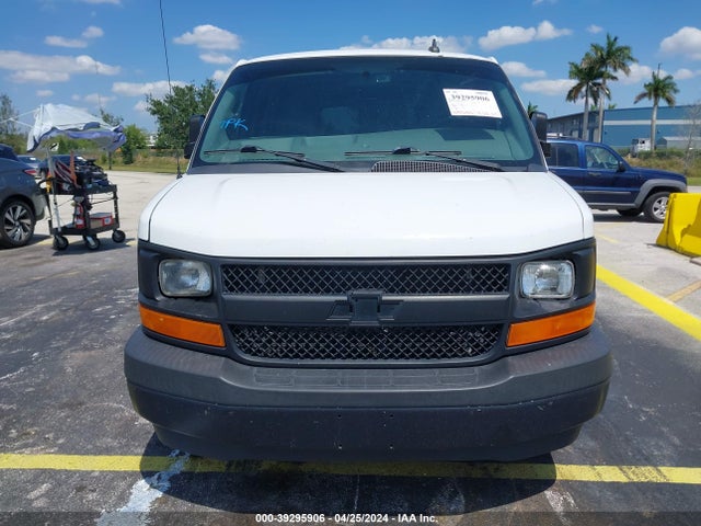 Chevrolet Express 2500 Work Van 2017 1GCWGAFF7H1308179 Image 12