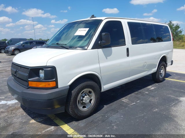 Chevrolet Express 2500 Work Van 2017 1GCWGAFF7H1308179 Image 2